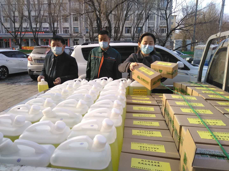 0005.农业公司向柳河县当局送去防疫物资_副本.jpg