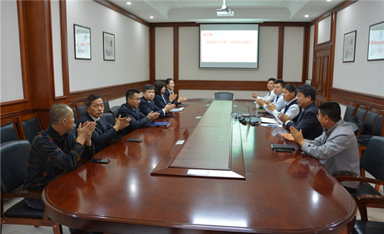 2 “罗致楷模力量 赓续奋进使命”党员观影活动_副本.jpg