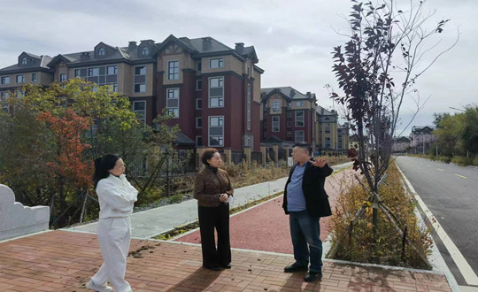 1 宁波贵宾参观江山府项目_副本.jpg